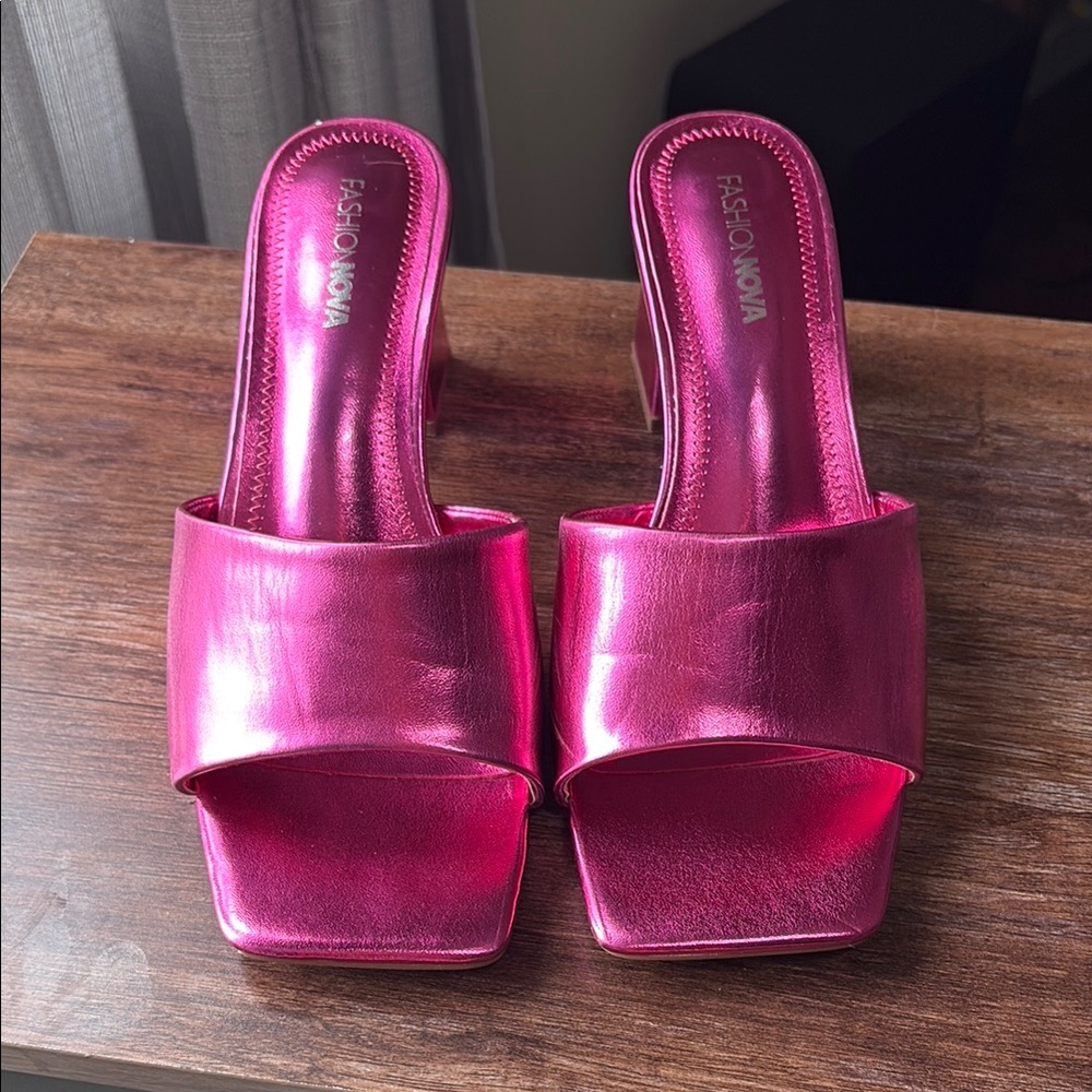 ***GENTLY WORN*** Metallic Pink Fashion Nova Block Heels